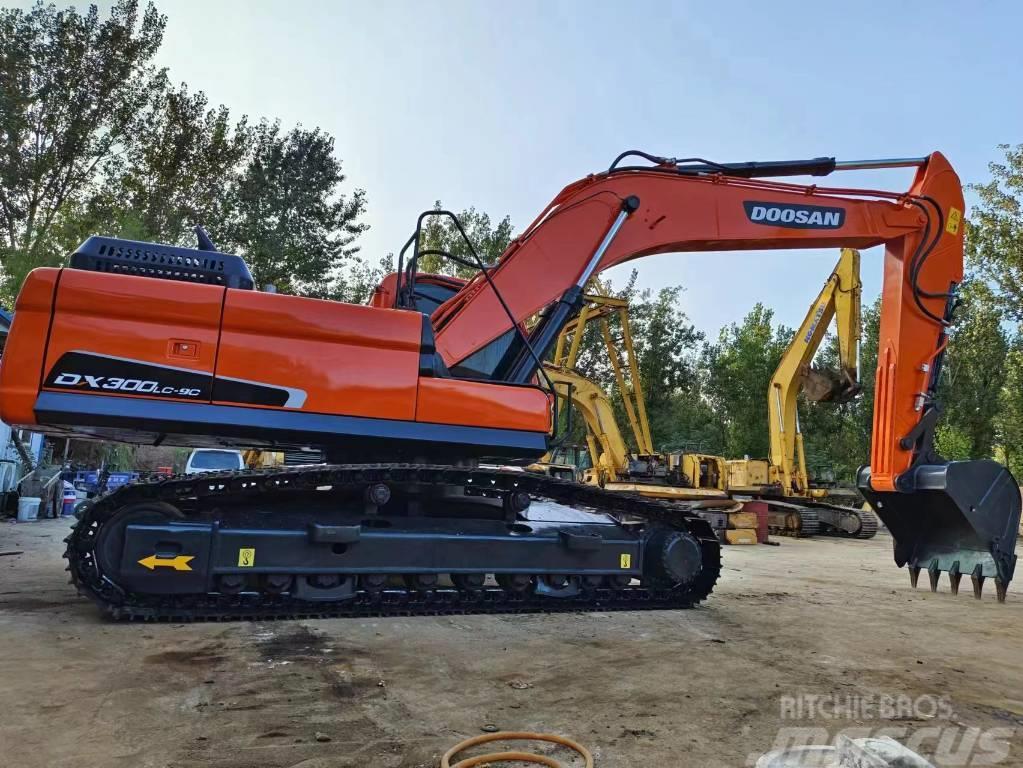 Doosan DX 300 LCA Crawler excavators