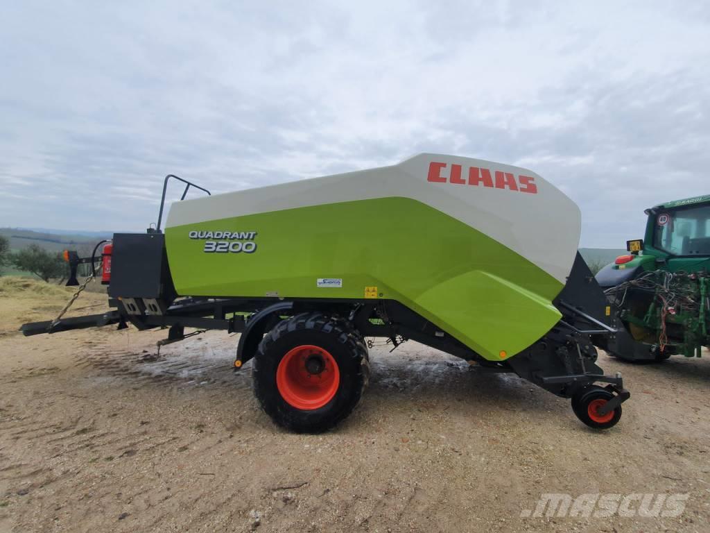 CLAAS Quadrant 3200 RF Presse quadre