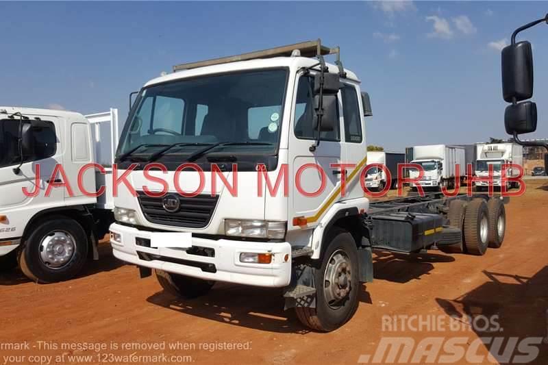 Nissan UD100, 6x2 TAG AXLE CHASSIS CAB Camion altro