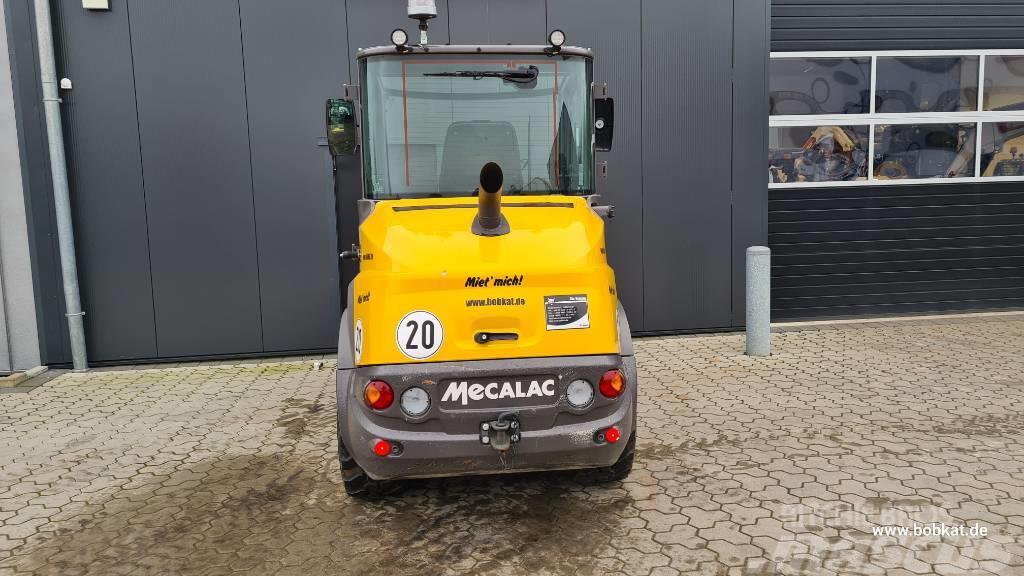 Mecalac AX 700 Pale gommate