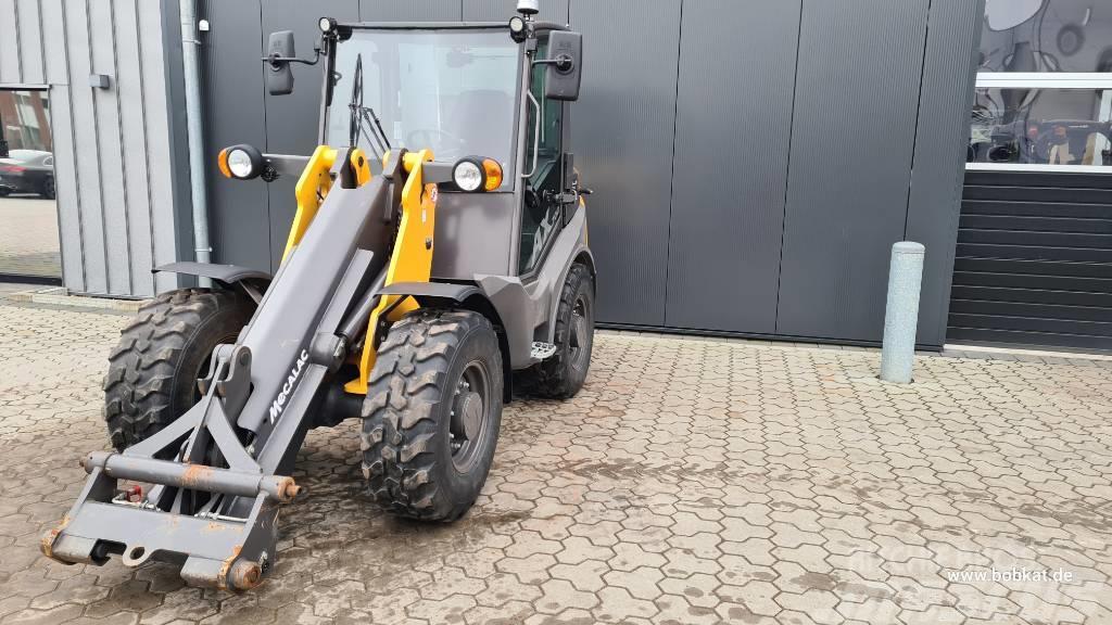 Mecalac AX 700 Pale gommate