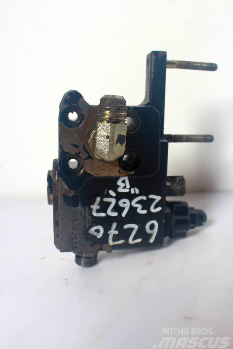 Massey Ferguson 6270 Remote control valve Componenti idrauliche