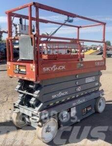 SkyJack SJIII3226 Scissor Lift Piattaforme a pantografo
