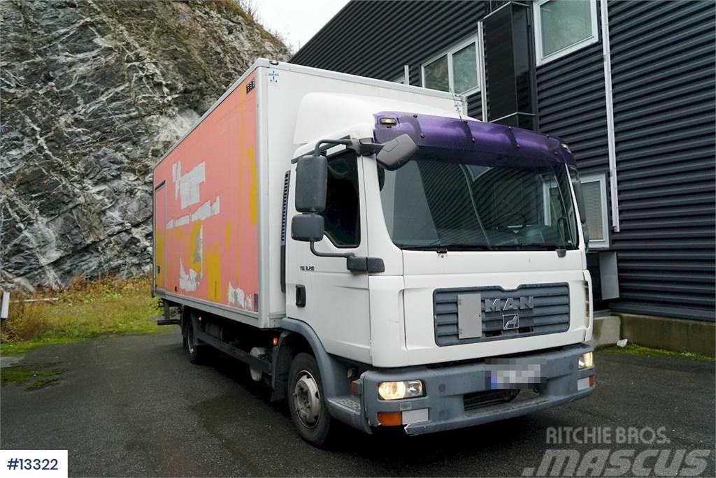 MAN TGL 8.210 Box truck w/ Zepro Lift Camion cassonati