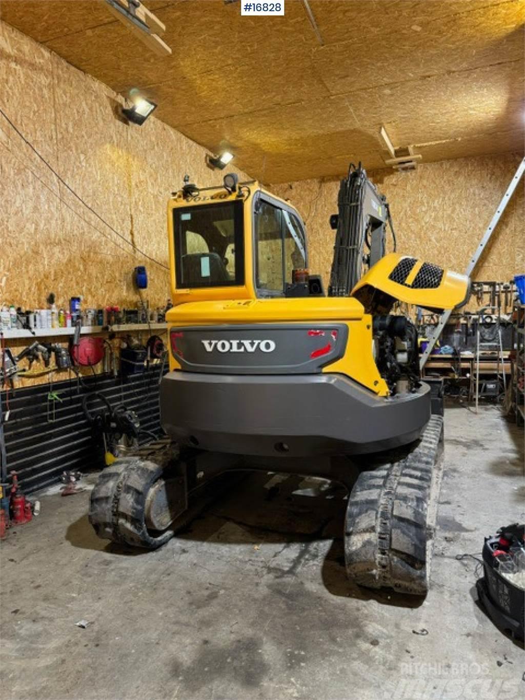 Volvo ECR88D Tracked excavator w/ bucket and tilt Escavatori cingolati