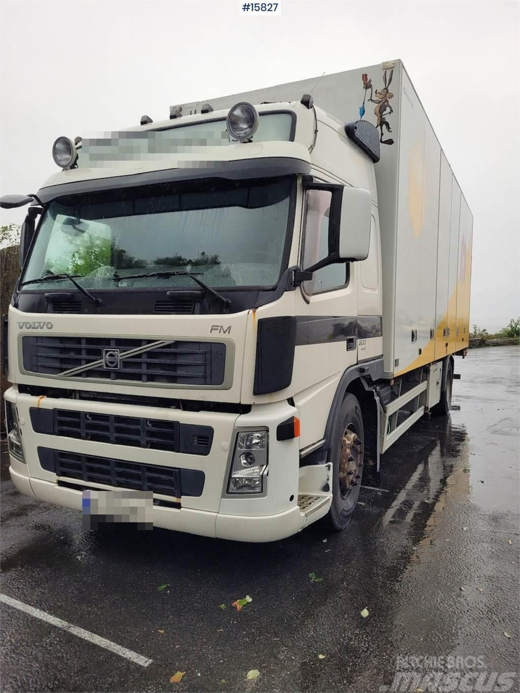 Volvo FM 300 Cabinet car w/ full side opening. Camion cassonati