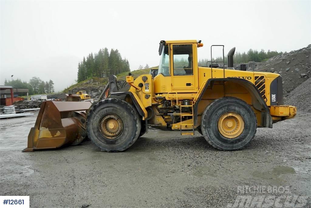 Volvo L150E w / bucket, lever steering & weight Pale gommate