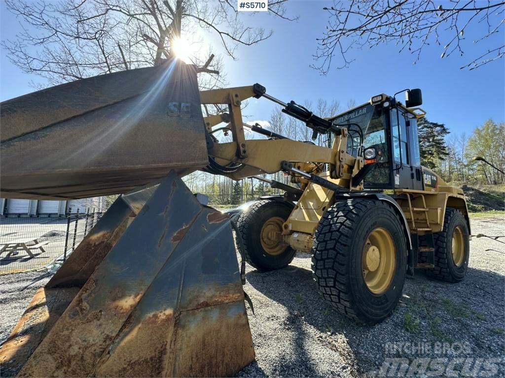CAT IT14G Wheel Loader with tools Pale gommate