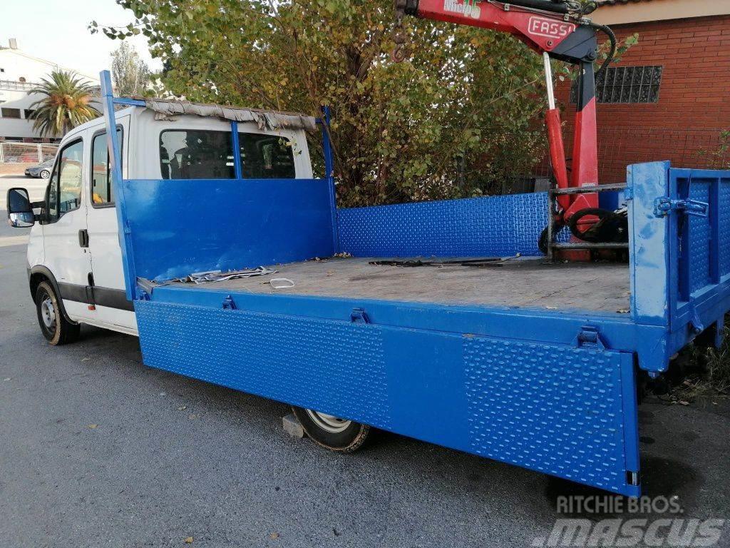 Camion Iveco Daily Doble Cabina con Pluma Camion altro