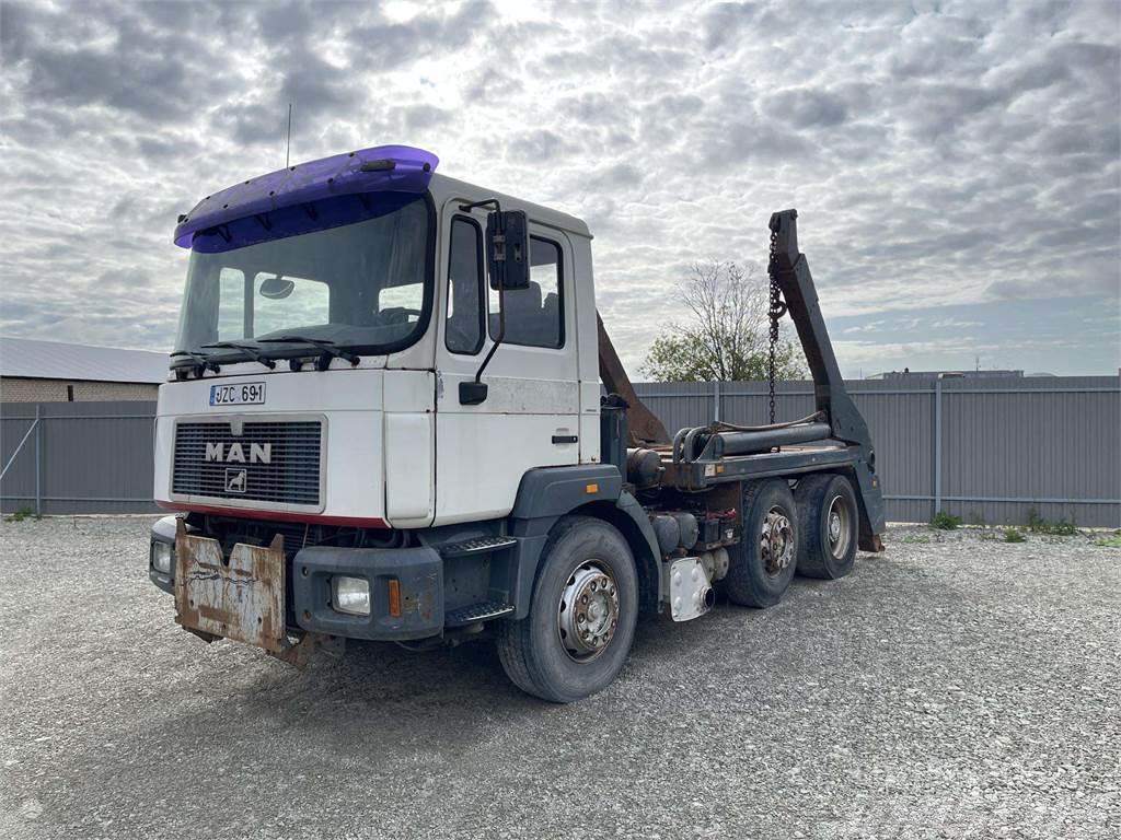 MAN 26.343 Camion portacontainer