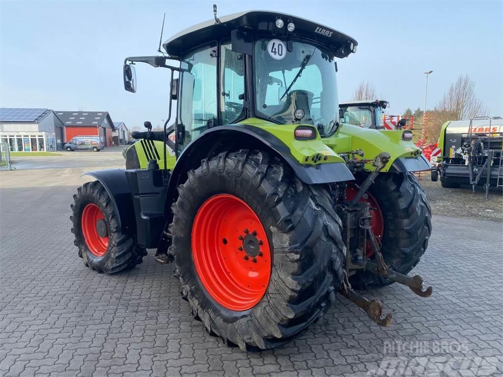 CLAAS Arion 620 CMATIC Trattori