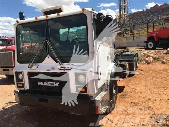Mack MR6855 Camion dei rifiuti