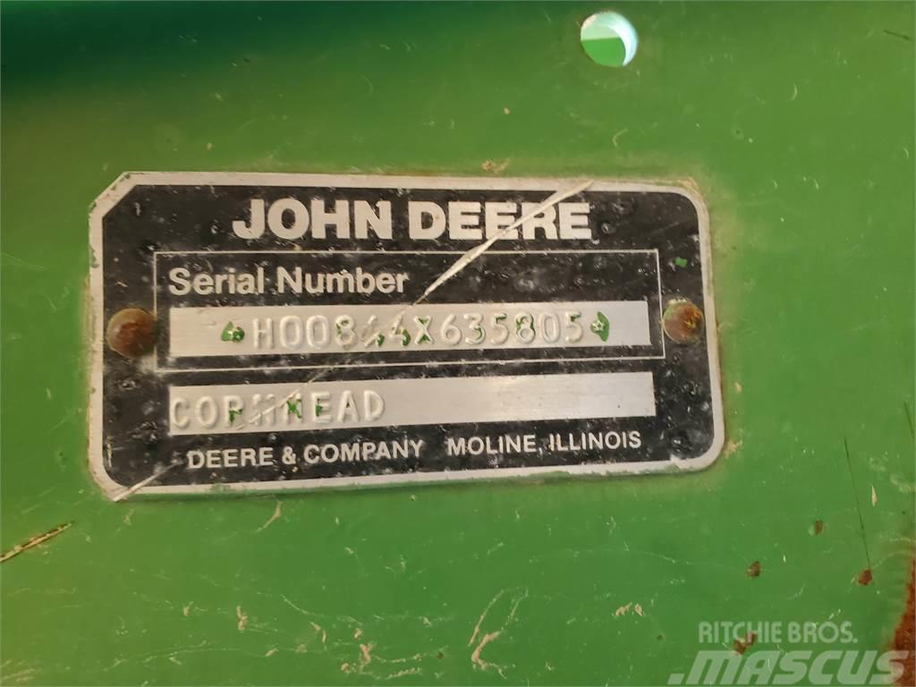 John Deere 844 Mietitrebbiatrici