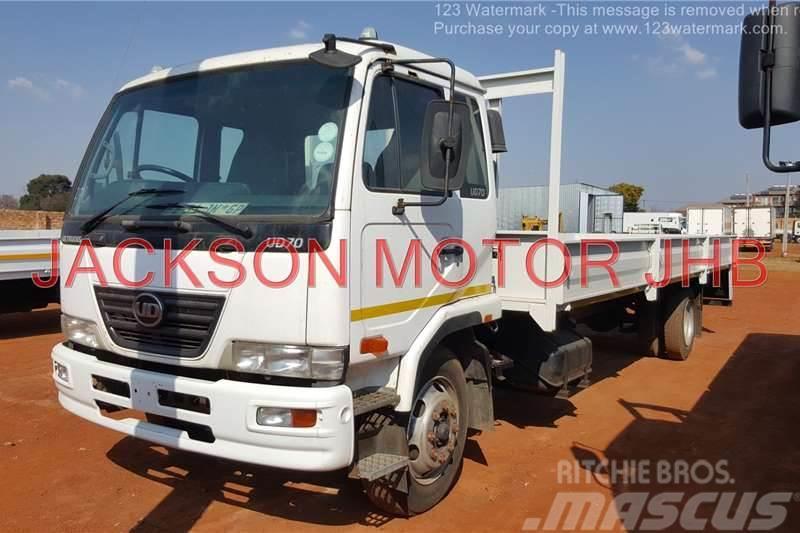 Nissan UD70, WITH 7.900 METRE LONG DROPSDIE BODY Camion altro