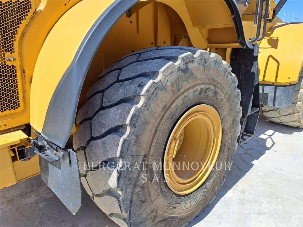 CAT 966M XE Pale gommate