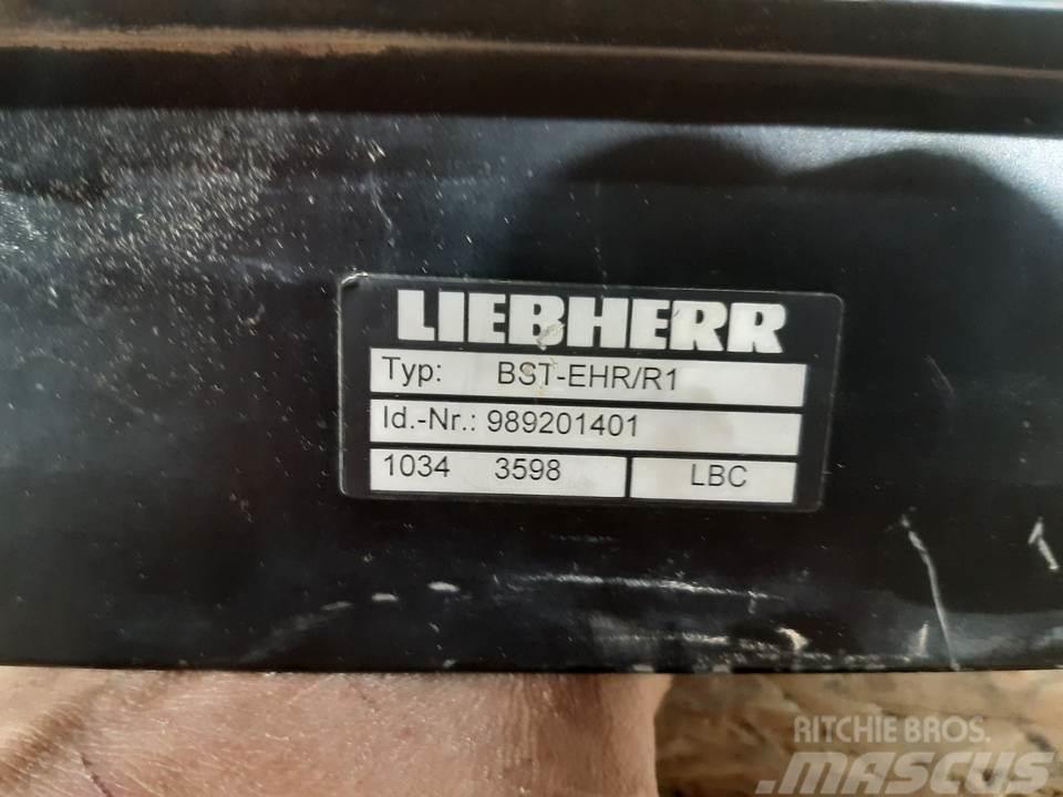Liebherr R904 Cabine e interni