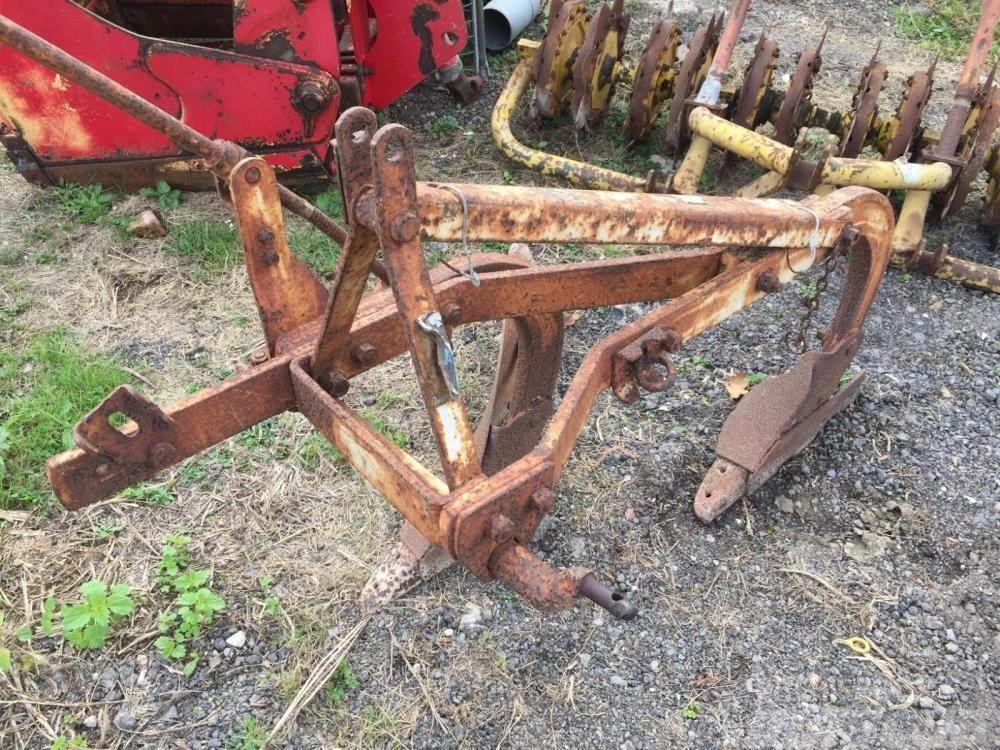  Two furrow plough £250 Altri componenti