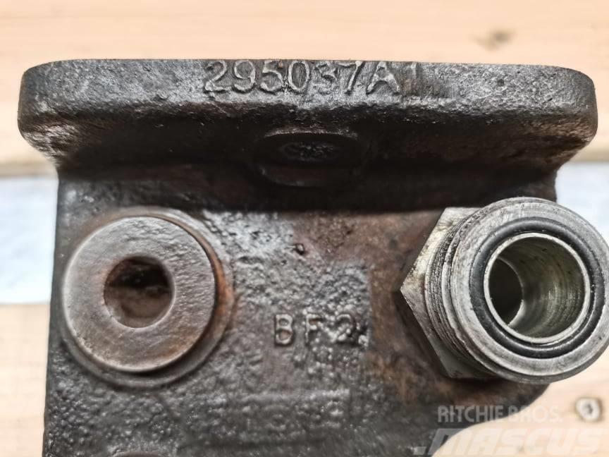 CASE MX 270 Magnum hydraulic socket Componenti idrauliche