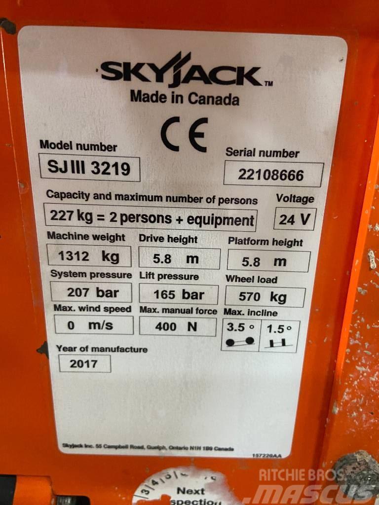 SkyJack SJ 3219 schaarhoogwerker 7,8m hoogwerker Piattaforme a pantografo