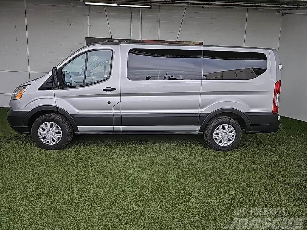 Ford Transit-150 Camion altro