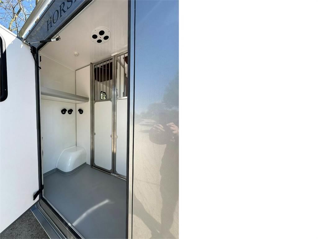 RENAULT Master Haras ATM 1-2 Pferde Automatik 180 PS Camion per trasporto animali