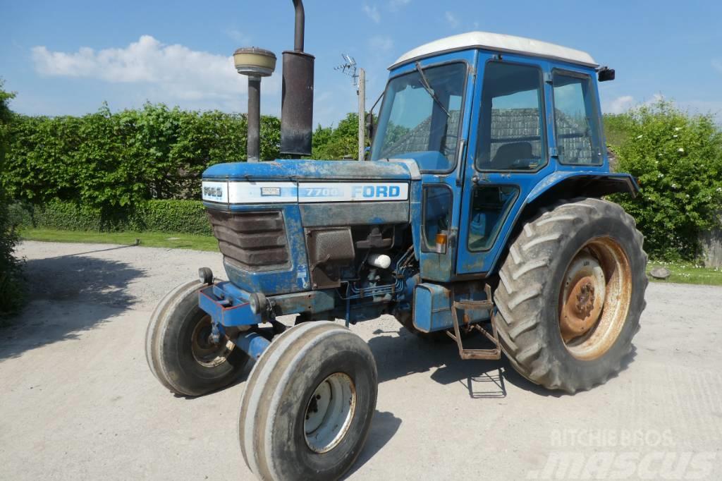 Ford 7700 Tractors