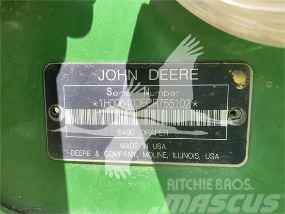 John Deere 640D Testate per mietitrebbie