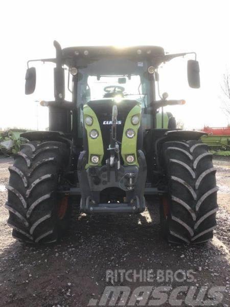 CLAAS ARION 550 CMATIC Trattori
