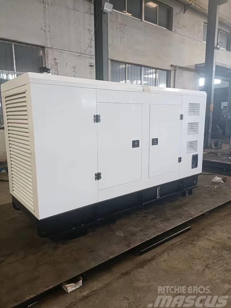 Cummins 6BTAA5.9-G12 silent generator set Generatori diesel