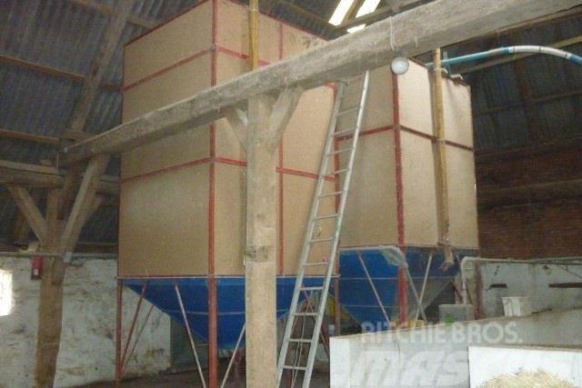  Flex 7 ton indendørssilo 2 stk.  Begge med indblæs Macchinari per scaricamento di silo