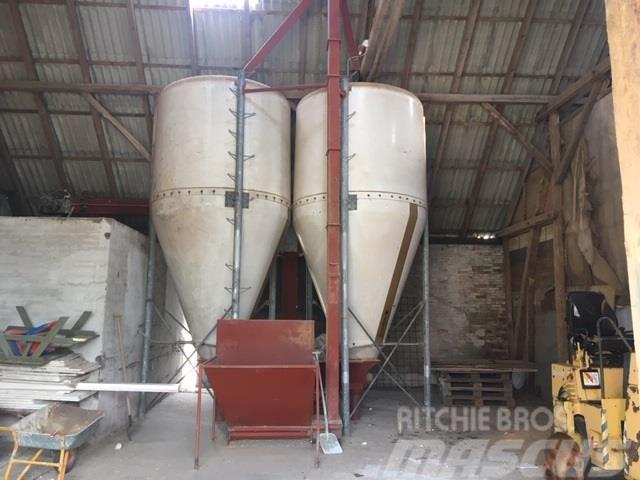  - - -  Træpilleanlæg/siloer Macchinari per scaricamento di silo