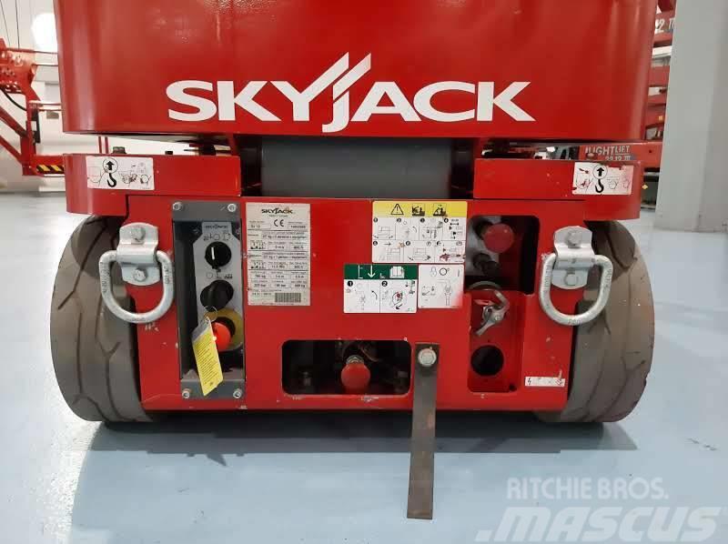 SkyJack SJ 12 Sollevatori verticali