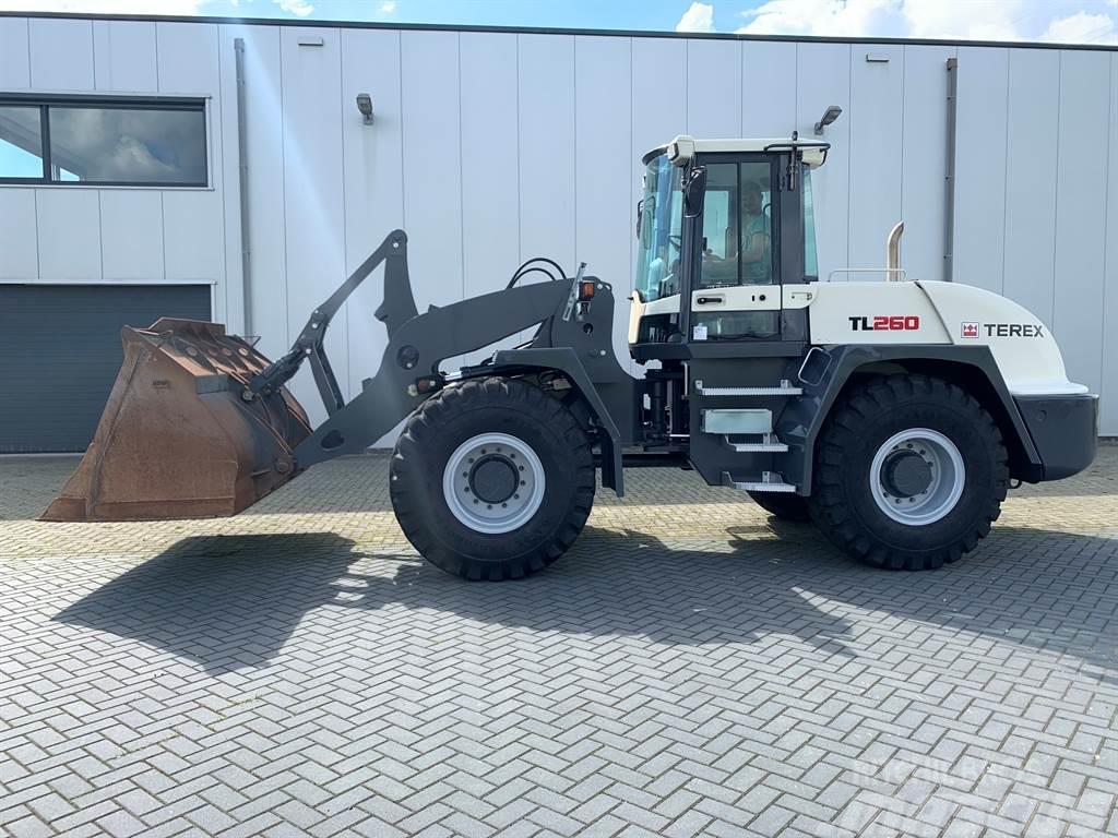 Terex TL260 with quick-coupler Pale gommate