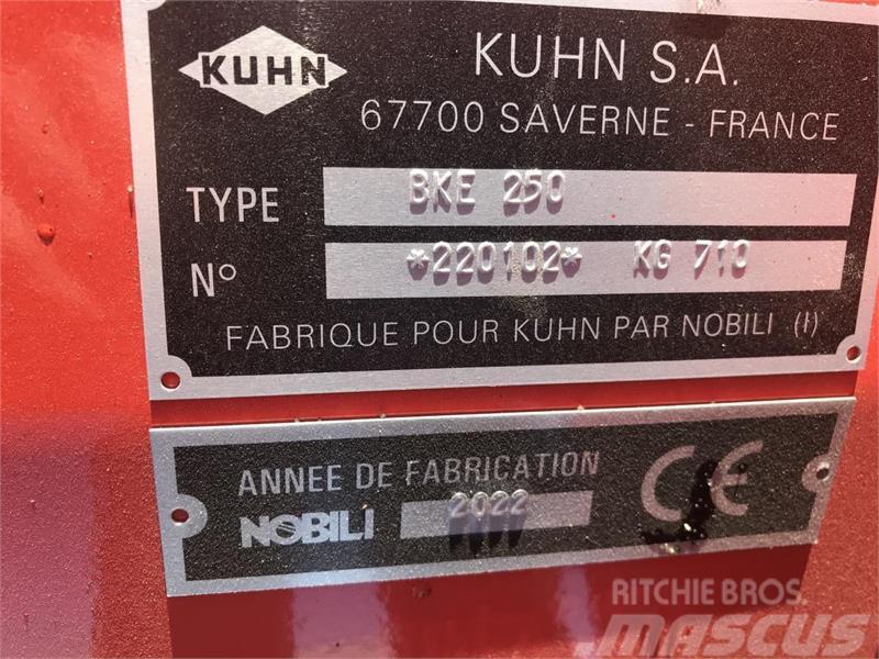 Kuhn BKE250 brakpudser Falciatrici