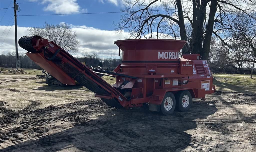 Morbark 950 with 800 hour Segherie