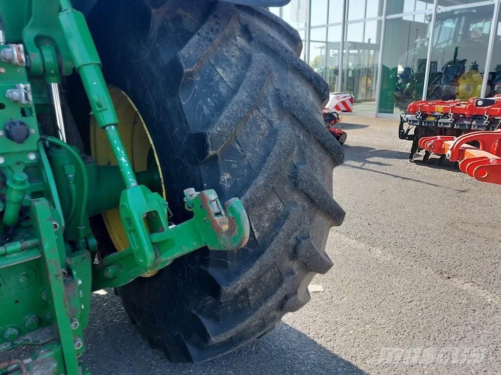 John Deere 7230R Trattori