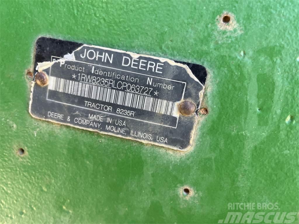 John Deere 8235R Trattori
