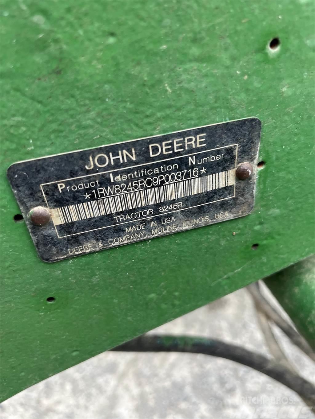 John Deere 8245R Trattori