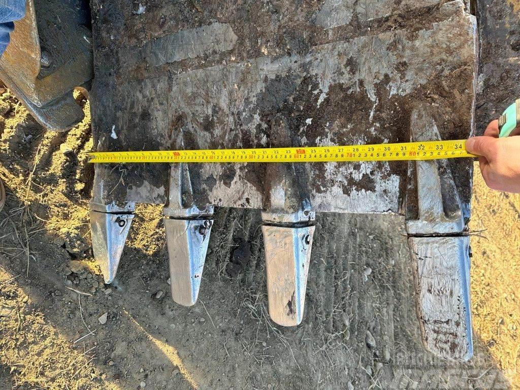 CAT 323 Excavator with Hydraulic Thumb 323 Excavator w Escavatori cingolati