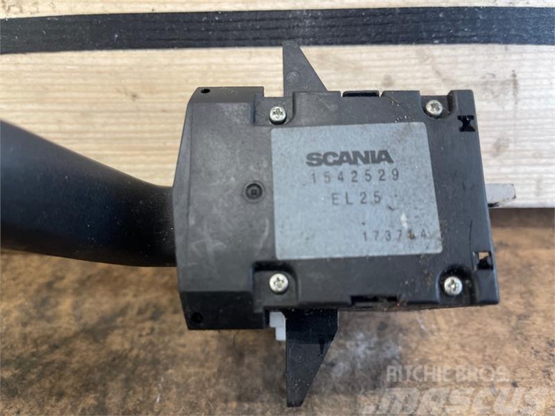 Scania SCANIA WIPER LEVER 1542529 Altri componenti