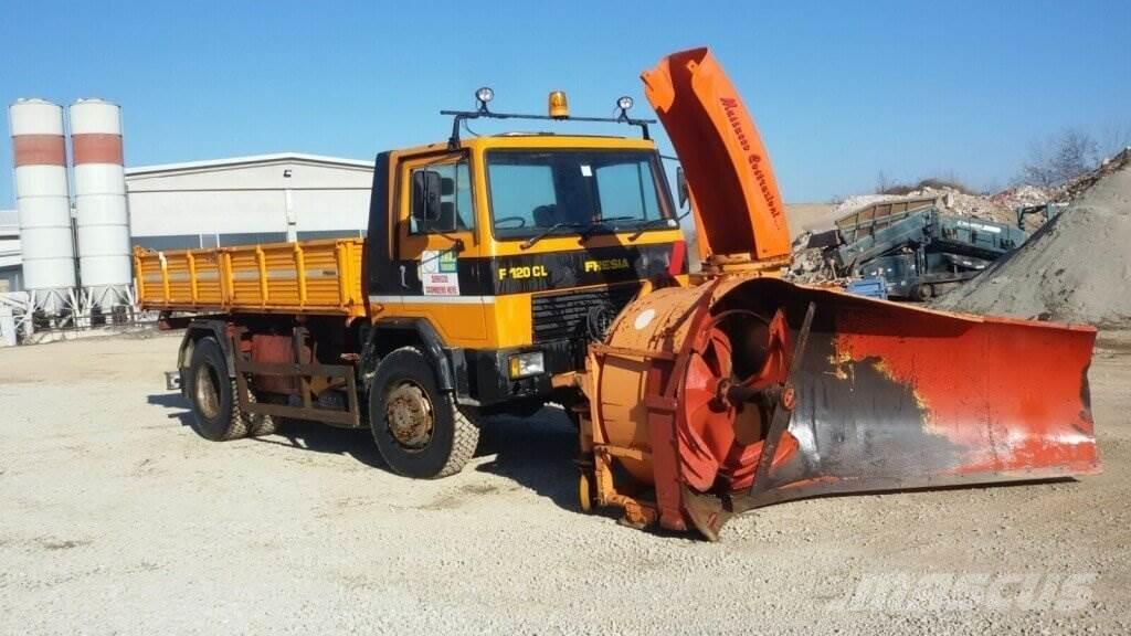 FRESIA F120CL Trattori