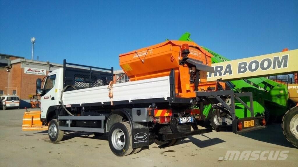 Mitsubishi Fuso - 6C18 - 4x4 Snow blades and plows