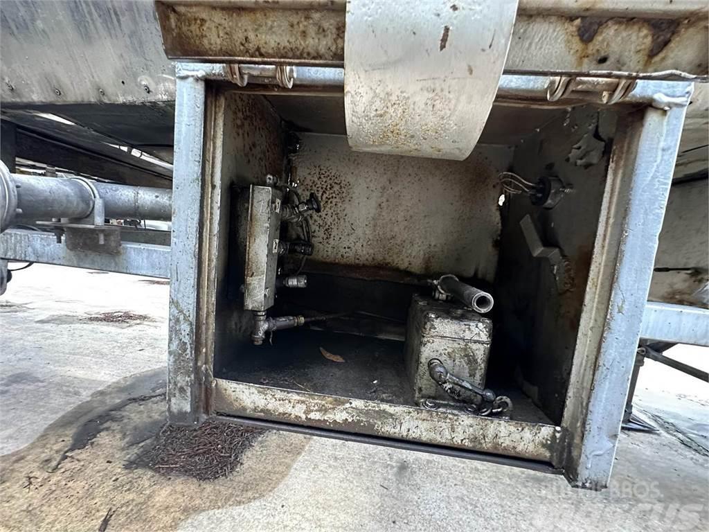 Fruehauf 6800 GALLON / 3 COMP / IN-TEST Rimorchi cisterna