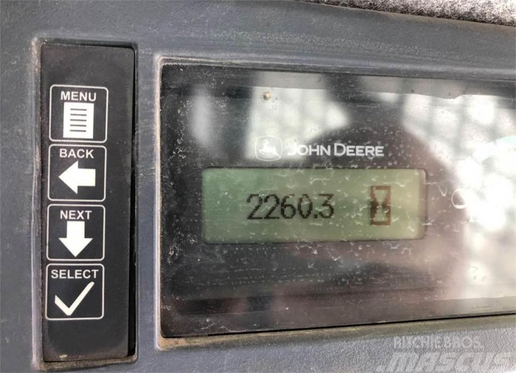 John Deere 323D Mini Pale Gommate