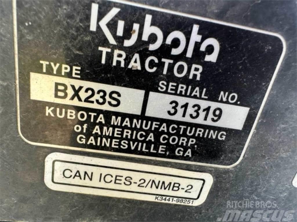 Kubota BX23S 4x4 Pale gommate