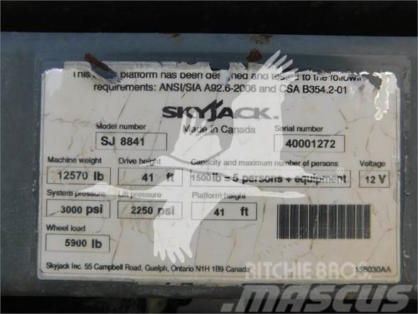 SkyJack SJ8841RT Piattaforme a pantografo