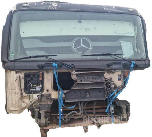 Mercedes-Benz /Tipo: V90 R.3.44-1 / Cabine completa Mercedes Act Cabine e interni