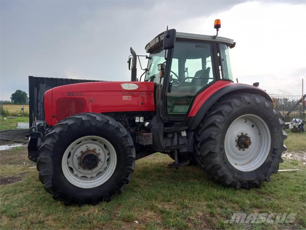 Massey Ferguson 8240 Xtra Trattori