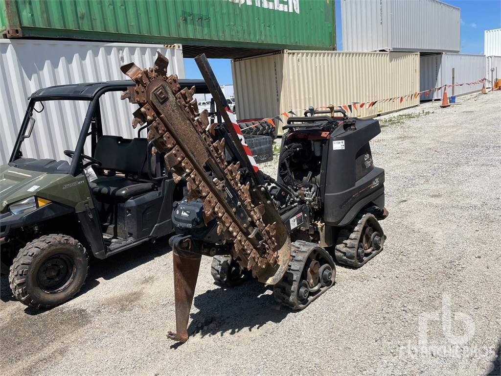 Ditch Witch R300 Scavafossi