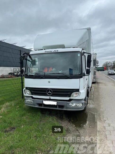 Mercedes-Benz Atego Koffer + tail lift Camion cassonati